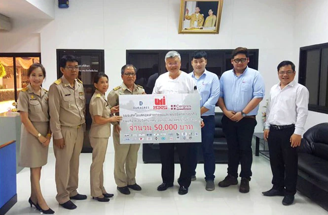 ก้าวสู่ปีที่ 45 UMI Group ผู้ผลิตและจัดจำหน่ายกระเบื้องภายใต้แบรนด์ดูราเกรสและเซอเกรส ร่วมสร้างสรรค์สังคมด้วยการบริจาคทุนทรัพย์ ให้แก่ กศน.อำเภออมก๋อย จังหวัดเชียงใหม่