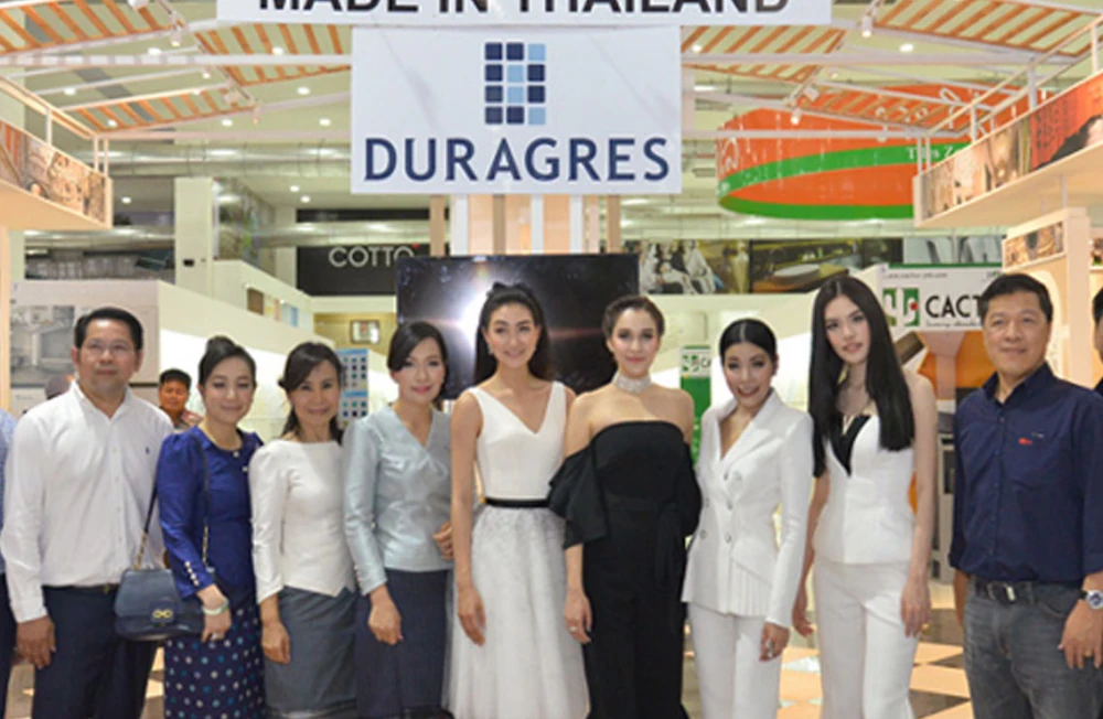 UMI Group บุกตลาดเพื่อนบ้าน สปป.ลาว เสริมกำลังเปิดบูธแสดงกระเบื้อง พร้อมนำดาราชั้นนำของเมืองไทยร่วมกิจกรรม