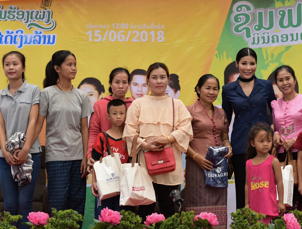 UMI GROUP ร่วมปันน้ำใจบริจาคเงินช่วยเหลือผู้ประสบอุทกภัยสปป.ลาว