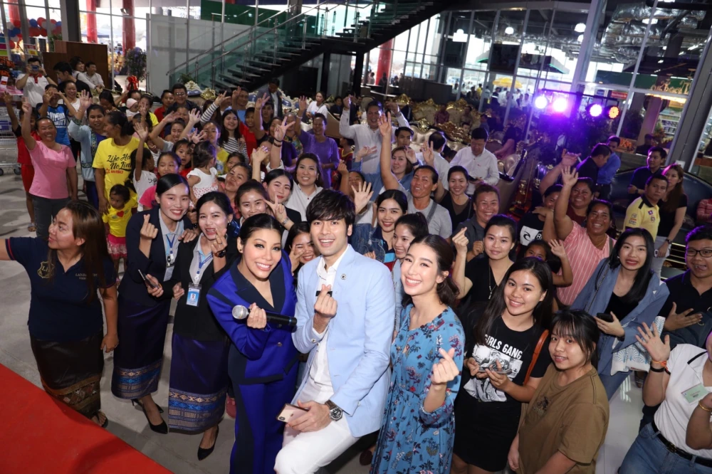 UMI GROUP ร่วมยินดี CSC ดีลเลอร์ลาวฉลองเปิดสาขาเวียงจันทน์ พร้อมบุกตลาด CLMV